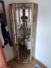 Glasvitrine für Ecke Eckvitrine (mit Beleuchtung und Spiegelrückwand )