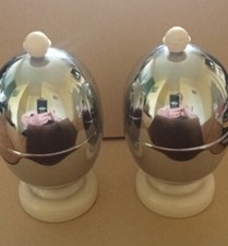 2 x Kosy Kraft 40er Jahre Bakelit Eierbecher mit Originaleinlagen