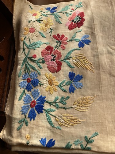 Handbestickte tischdecke - handbestickte,
