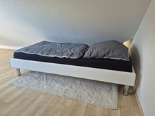 Neuwertiges Bett 100x 200 cm (inkl. Lattenrost+Matratze)