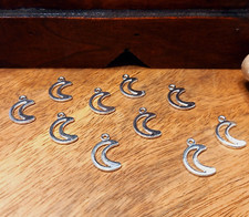 10x Mond Charms