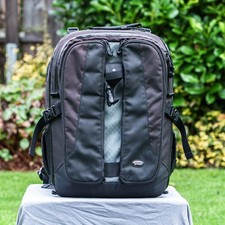 Lowepro Vertex 200 AW