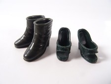 Vintage Zubehör für Barbiepuppe Stiefel Sandaletten dunkelgrün Sammler (18593)