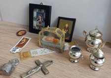 Puppenhaus, Puppenstube, altes Zubehör, Möbel, wenig bespielt, Lot 11 Hausaltar