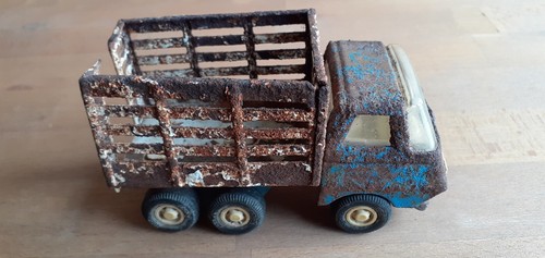 Rostiges tonka truck lkw - rostiges,