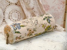 Shabby Vintage Kissen Rolle Bestickt mit Spitze u. Borte Bohemian Schlummerrolle