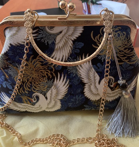 Small chinese style shoulder - style,