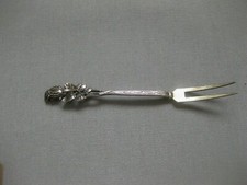 Schöne  Widmann Antik Aufschnittgabel, Käse Wurstr. ctr. 800ter Feinsilber