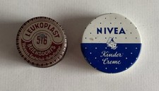 Alte kleine Werbedöschen