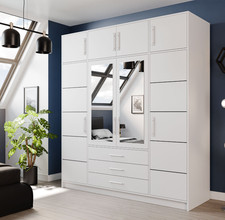 Kleiderschrank mit