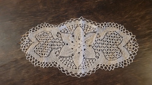 Tischdecke-Handarbeit-Häkelde