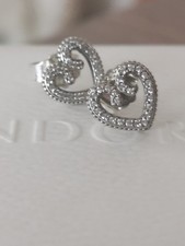 Pandora Ohrstecker ♥️ Herzen  der Ewigkeit