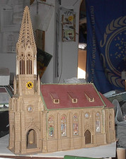 Vollmer HO 3739/43739 Stadtkirche Stuttgard-Berg , s. schönes Modell , gebaut  .