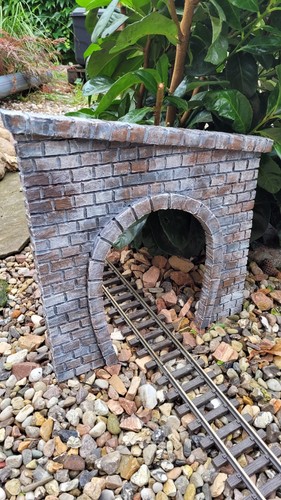 Gartenbahn tunnelportal spur - gartenbahn,