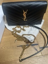 Yves Saint Laurent Cassandre WOC Tasche Leder Schwarz