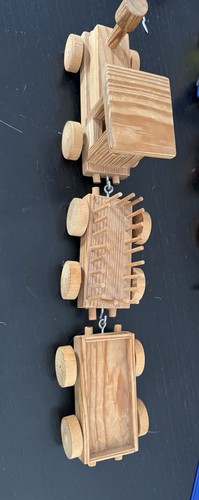 Holzzug mit anhängern - 2,