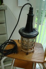 Alte Bunker Lampe Gitterlampe