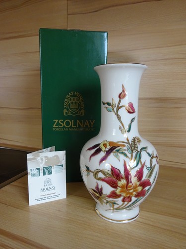 Zsolnay hungary porzellan vase - hungary,