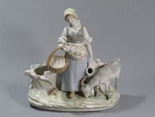 Große Porzellan-Figur Skulptur Vase Fayence AMPHORA "Bäuerin mit Ziege"