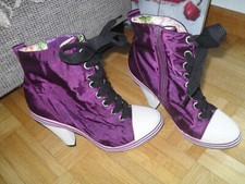 Pumps wie Chucks lila Satin ausgefallen Gr. 39 hoher Absatz retro vintage