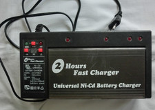 Universal  Akku  Ladegerät
