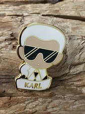 Geschenk Idee Süsse kleine Brosche / Pin emailliert Karl Lagerfeld