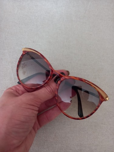 Yves saint laurent - saint,