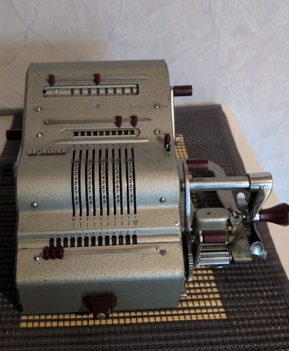 Alte rechenmaschine brunsviga - rechenmaschine,
