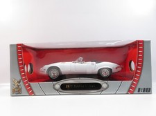 1:18 Road Signature Jaguar E-Type weiss LHD B207