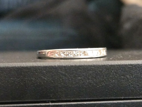 Massiver platin kanalring - massiver,