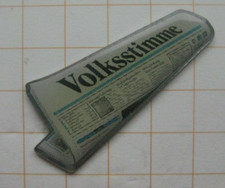VOLKSSTIMME / SACHEN-NAHALT ................................Zeitung Pin (183i)