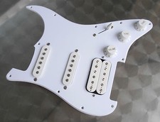 Fender Squier Vintage Korea Stratocaster Fat Pickguard + Pickups kpl.gelötet