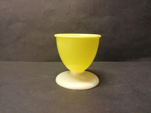 Eierbecher kunststoff gelb - eierbecher,