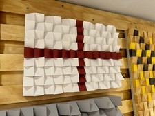 Atemberaubende handgefertigte geometrische Wandkunst Sound-Diffusor England Flagge 