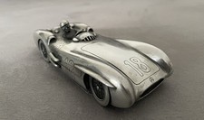 Compulsion Gallery Mercedes