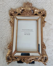 Gold verzierter Bilderrahmen