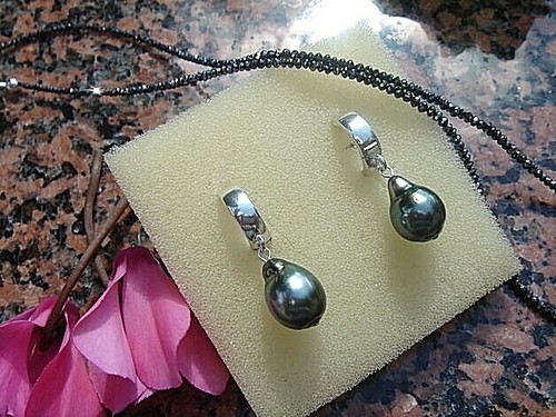 Earrings with tahitian pearl - with,
