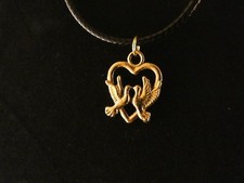 Taubenpaar Anhänger mit Kette 24 Karat Vergoldet Herz Paar Liebe Taube Hochzeit 