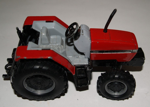 Ertl case international - 1/32,