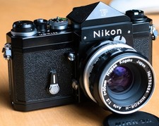 NIKON F schwarz, Nikkor-H 50mm