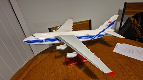 Antonov 124 modell - 124, large