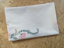 Wunderschöne bestickte DDR Tischdecke 145×90cm Vintage Handarbeit  OMAS SCHRANK