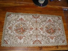 Brokatdecke mit Goldlitze