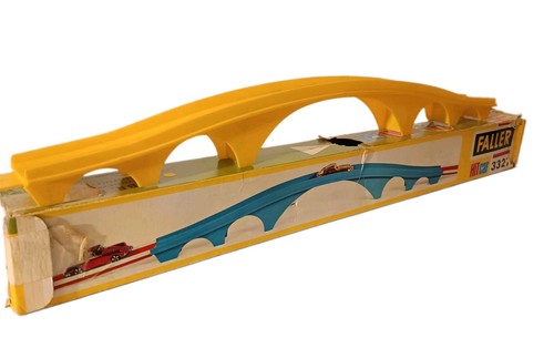 Faller 3327 hit car - hit,