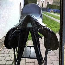 Hintermayer Anatomic 17 Zoll Dressursattel 