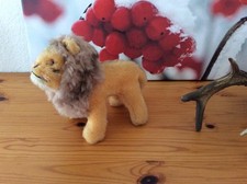 Steiff Löwe, mit Knopf im Ohr,Höhe 13cm, Herstellungszeitraum 1960-70