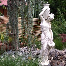 Maia optional mit Wasserlauf