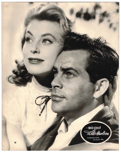 Marianne hold adrian - marianne,