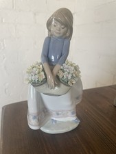 LLADRO GIRL WITH FLOWERS