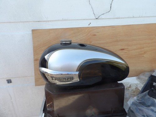 Triumph750 140 benzintank - t,